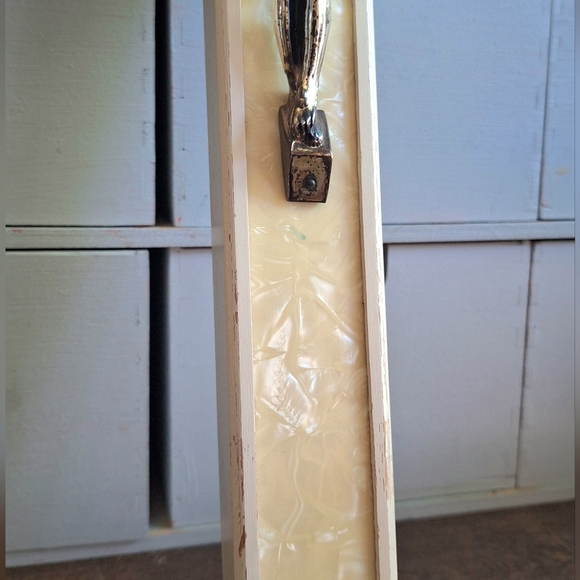 Wooden crucifix garnished with plasticized mother-of-pearl - Picture 10 of 10